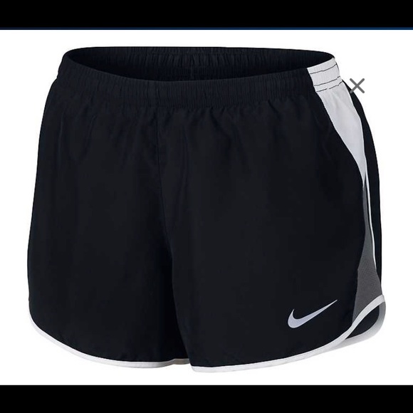 Black nike shorts - Picture 1 of 2